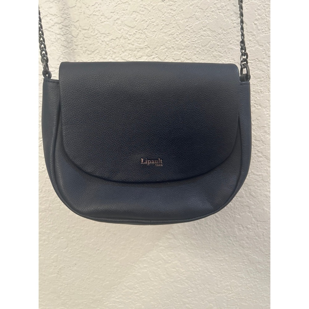 Lipault Paris Plume Elegance saddle crossbody navy bag made of leather